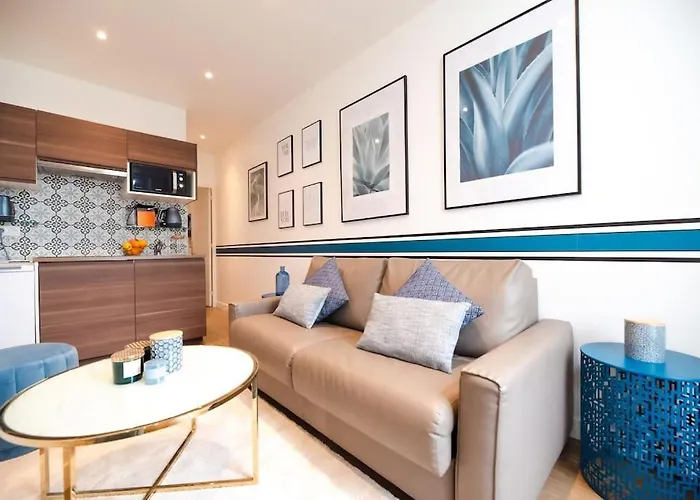 Flat In The Marais I 아파트 파리