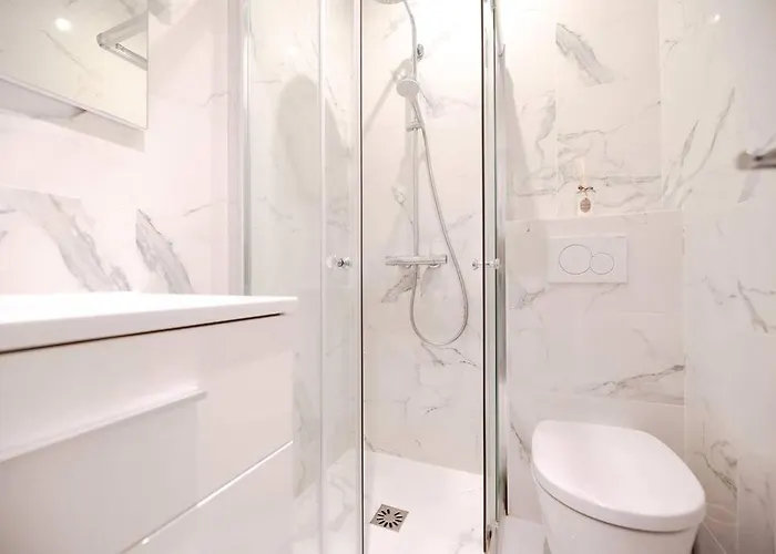 Flat In The Marais I *